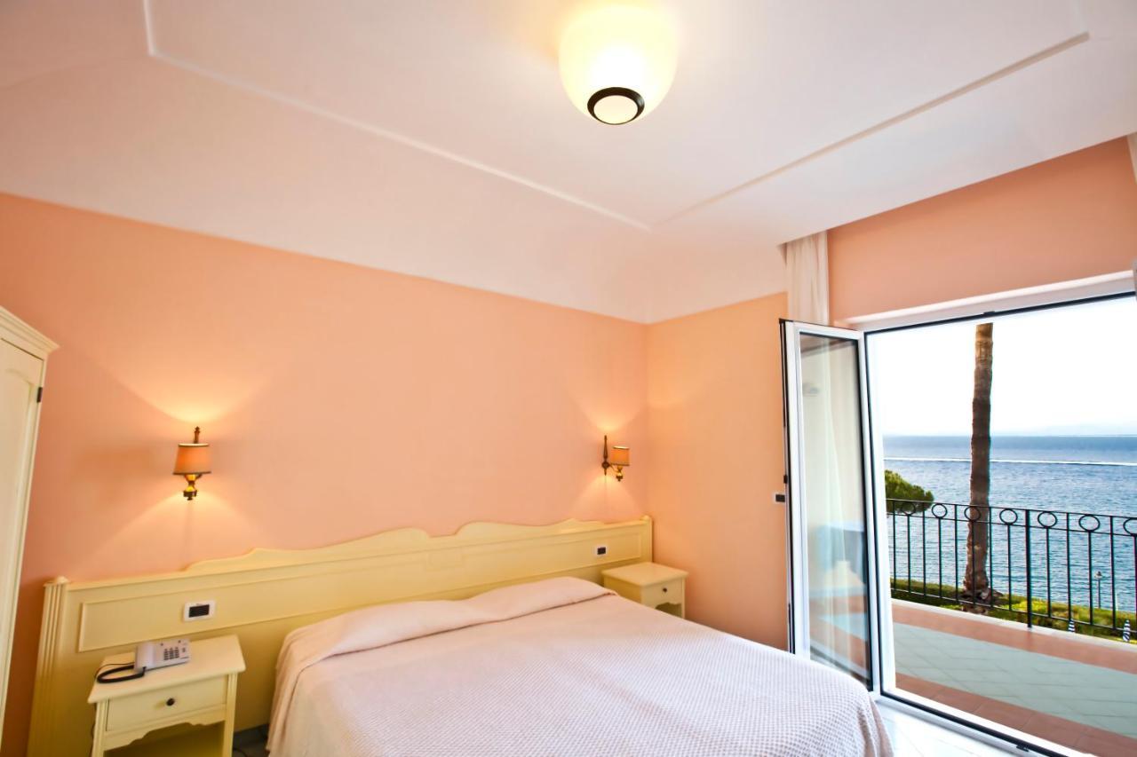 Hotel Terme Alexander Ischia Exterior photo